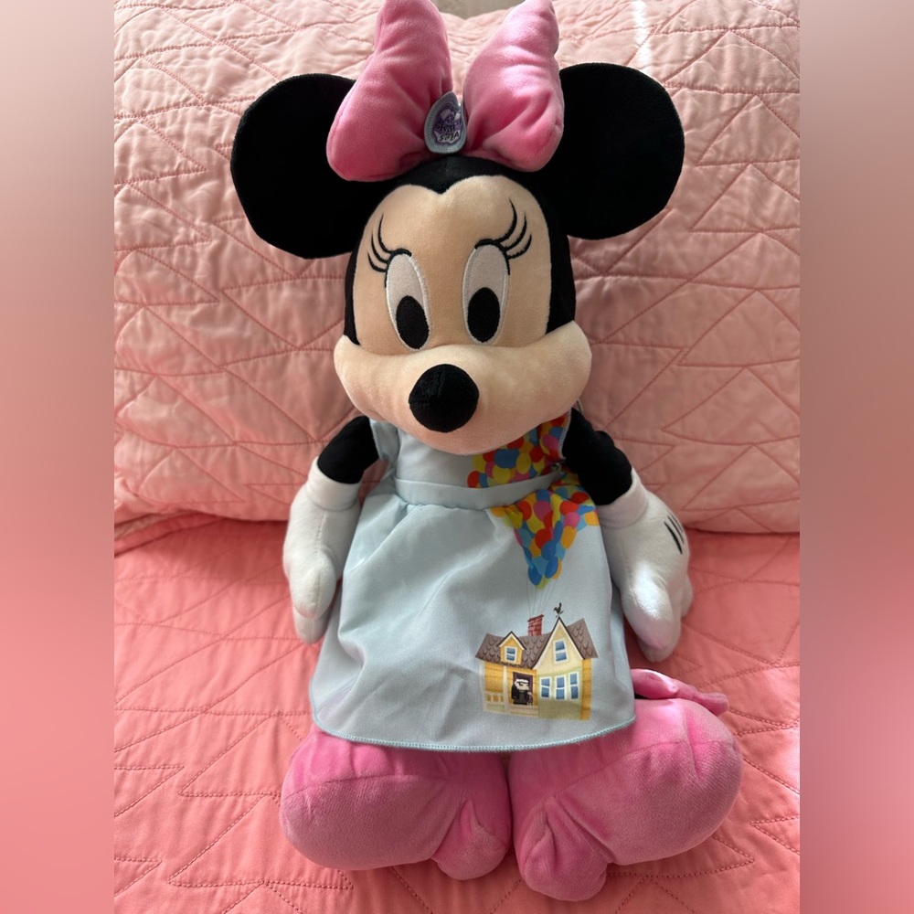 Disney Parks Dress Shop Exclusive Up Minnie Mouse collectible 15” Plush